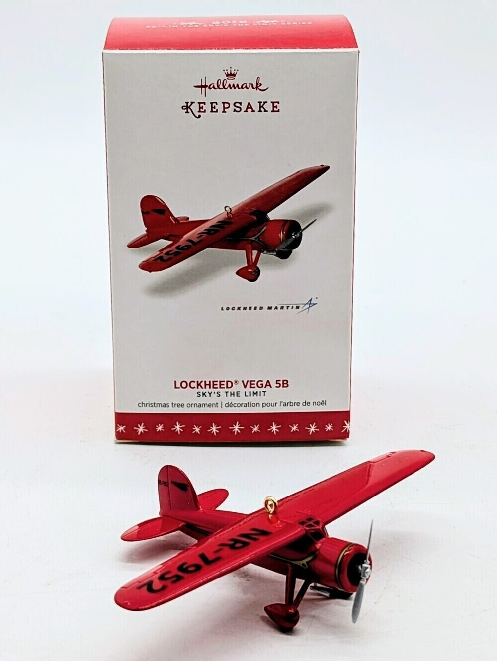 2016 Hallmark Keepsake Sky's the Limit #20 Lockheed Vega 5B Ornament